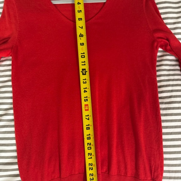 Mango Brand Fine Knit Cashmere V-neck Sweater Red Size XS - Picture 6 of 6